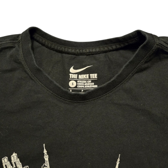 Nike Tokyo Short Sleeve T-Shirt in Black Size Small Mens. - Picture 3 of 6